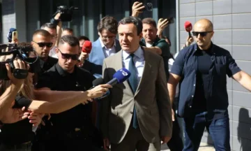 Kurti arrin në Kuvend për takim me Hamzën: Presim që takimi të jetë konstruktiv