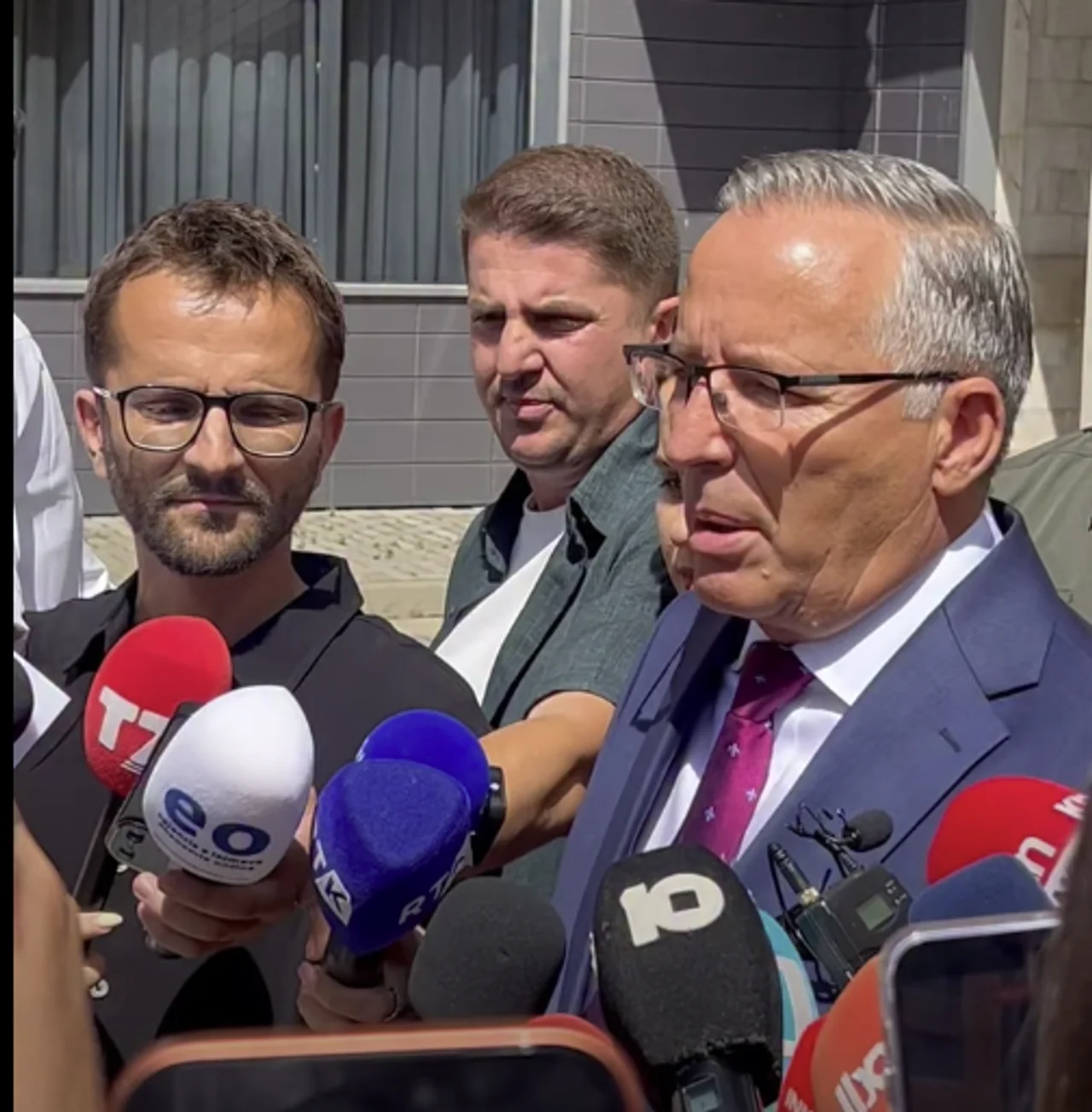 Hamza pas takimit me Kurtin  PDK këtë mandat në opozitë  VV së i dëshirojmë suksese me partitë e tjera