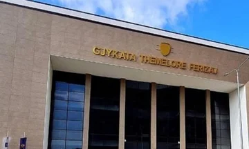 Menor pre-prisionado de Ferizaj, la corte da nuevos detalles: Estaba en ropa militar y bajo cubierta, de repente apuñaló a dos personas.