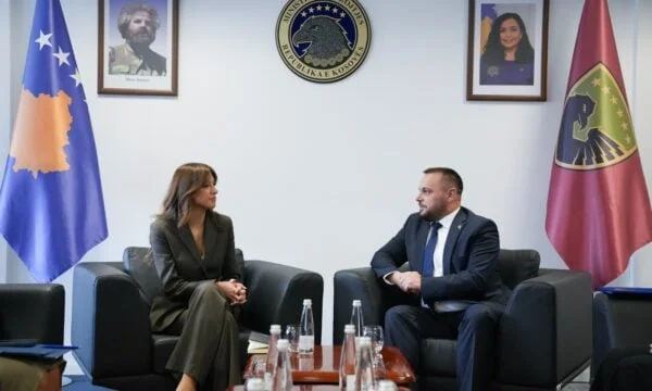 Nomination de l'OTAN à Ankara, Macédoine: Haxhiu a été invité à la marge du sommet, mais a été estimé pour assister