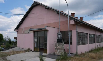Alarma procedente de bancos vacíos, pérdidas de nacimiento, escuelas vacías de migración en Kosovo