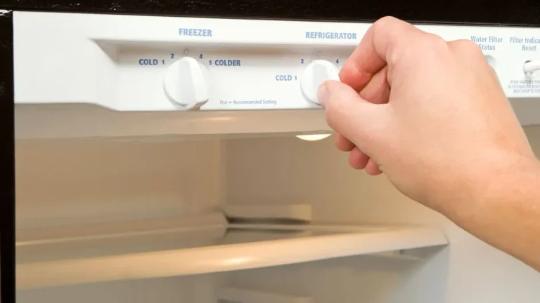How many degrees do you have to keep your refrigerator in summer? Don't put it under this temperature.