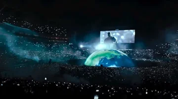 Grande scena e grande pubblico, vista dal concerto di Canye West a Tirana