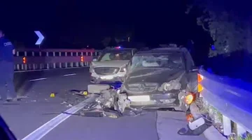 Aksident i rëndë në Elbasan, një grua bllokohet në veturë