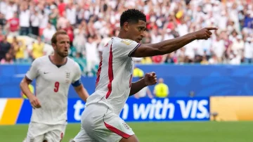 FIFA published evidence that England's goal of Norway was fair: The top chip did not record any contact during flight