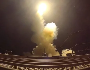 Iran startet Angriffe auf US-Militärstützpunkte in Bahrain und Kuwait nach neuen US-Attacken