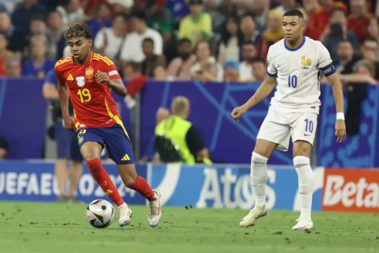 France and Spain search for the 2026 World's grand final