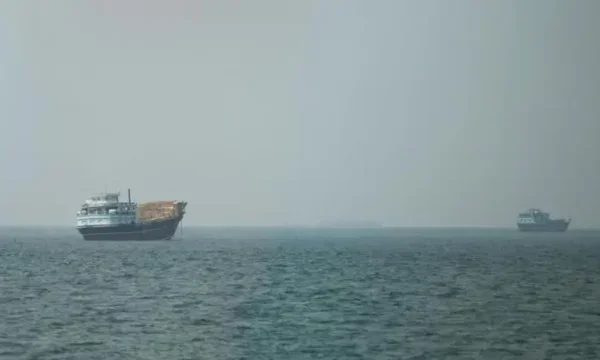 BBC: Edhe një herë, Irani po luan çuditërisht mirë me Ngushticën e Hormuzit