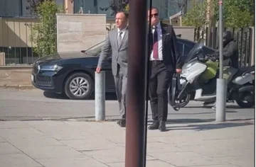 Halil Thaci di VV viene intervistato dal Procuratore Speciale