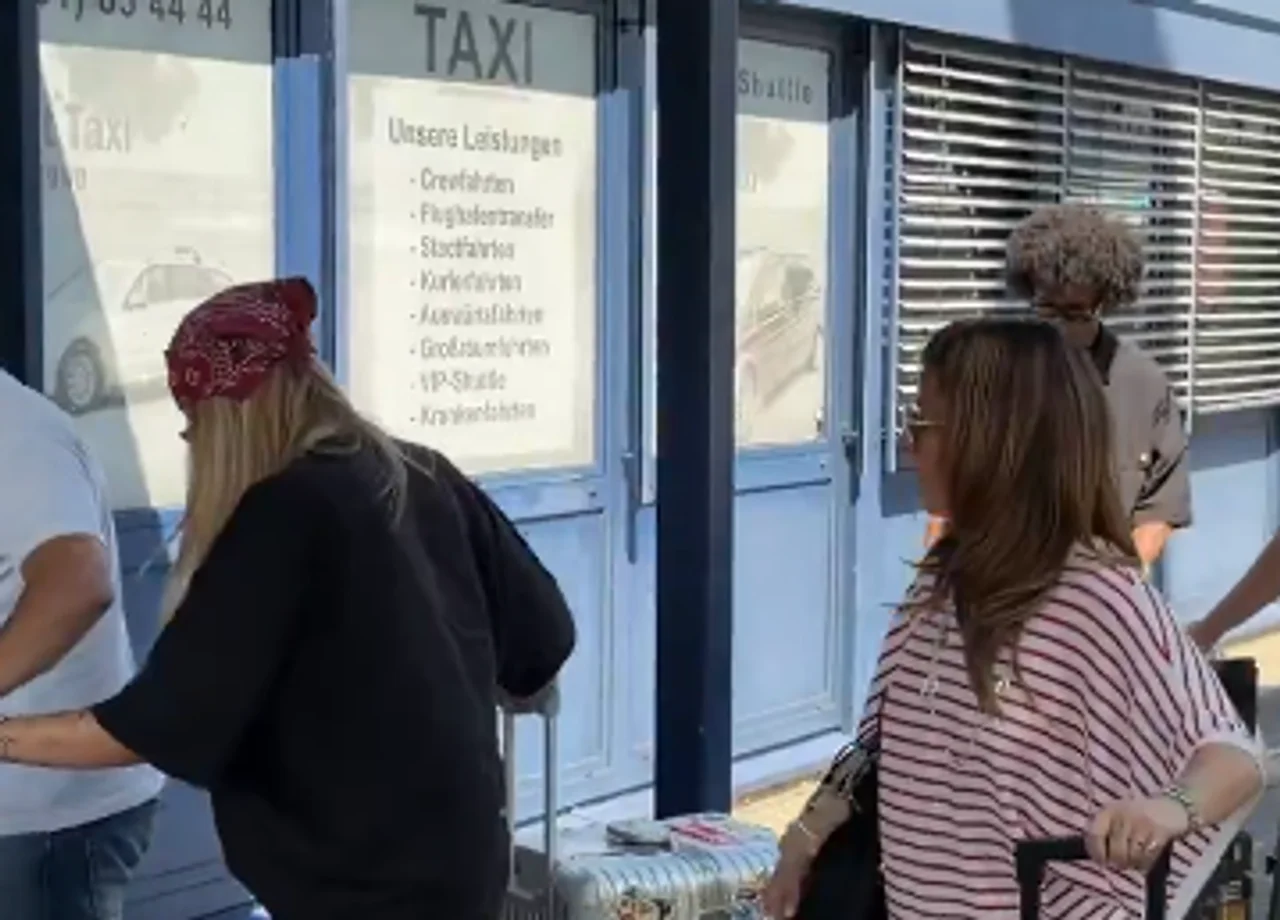Adeyemi arrin në Barcelonë  bashkë me Loredanën