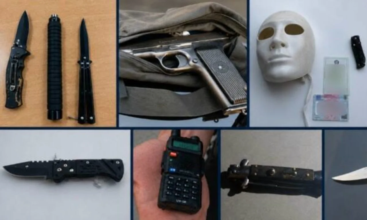 Armë  thika dhe shufra metalike sekuestrohen në Skenderaj   policia jep detaje
