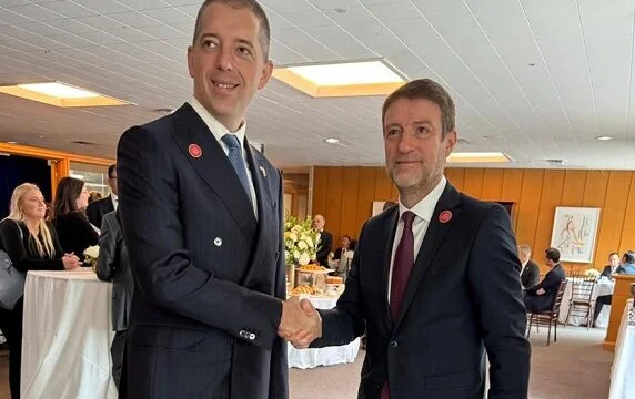 Hoxha incontra Djuric a Washington, menziona la dichiarazione di Paunovic: Diplomacy Is Face - to - Face