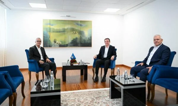 Kurt setzt seine Ernennungen bei der amtierenden Regierung, Dugol, der nicht Deputy geworden, macht Svechlas Stellvertreter