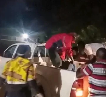 Aksidentohet autobusi, vdesin 20 nxënës e një i rritur në Ugandë