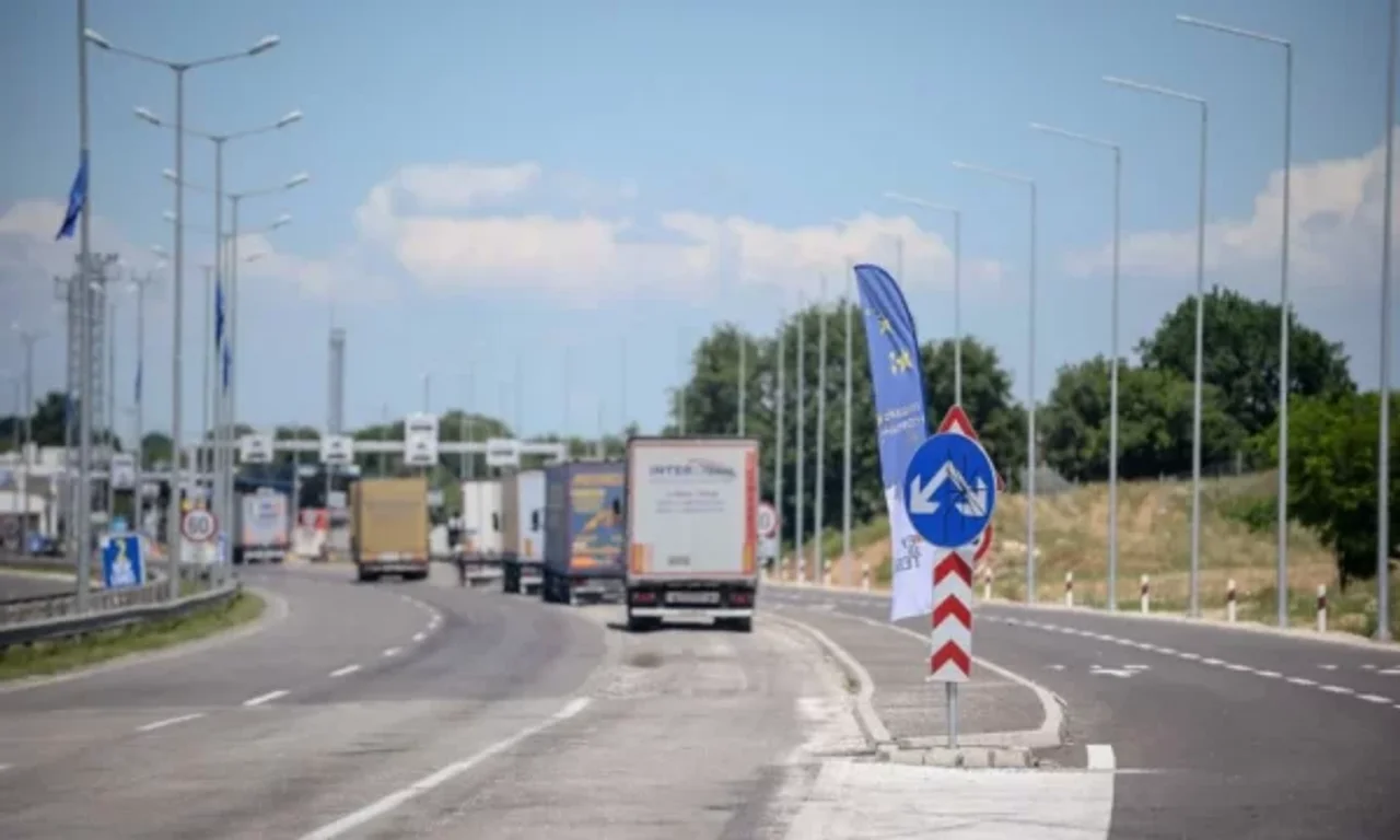 Temperaturat e larta   Sot kufizime në autoudhë për kamionët mbi 20 tonë