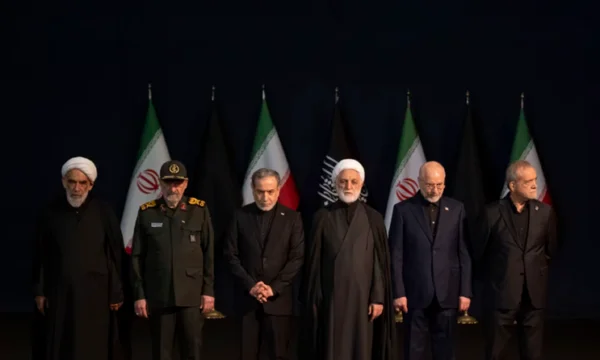 Les radicaux iraniens mettent en garde contre un coup de feu “, alors que le cessez-le-feu américain s'interroge