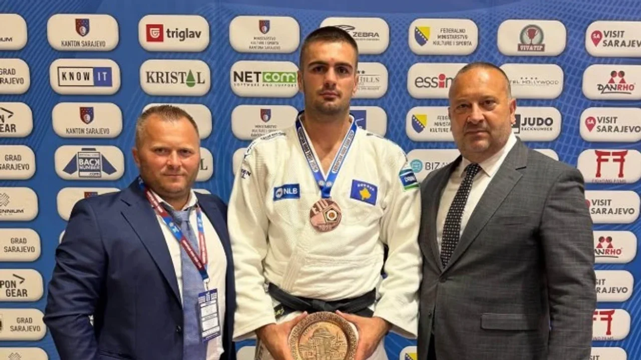 Shpati Zekaj fiton medaljen e bronztë në Kupën Botërore në Sarajevë