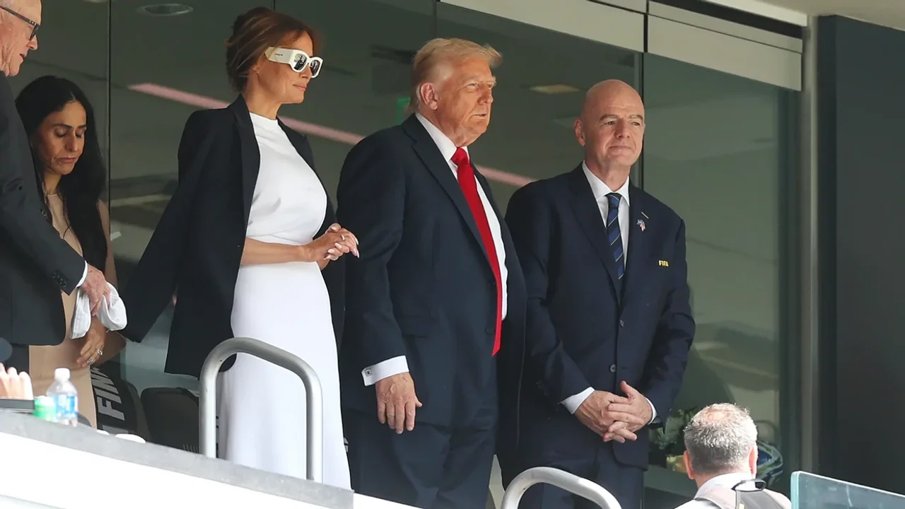 Melania në njërën anë  Infantino në tjetrën   Trump ndjek finalen e Botërorit nga tribuna VIP