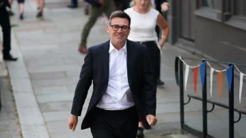 To cut costs for citizens, new British prime minister from October removes T VSH for electricity