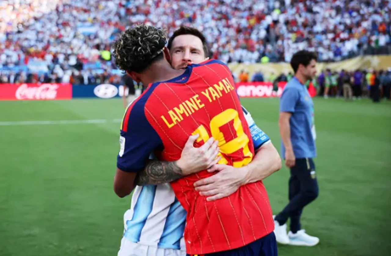Pas humbjes  Messi përqafoi Yamalin dhe i tha  E ardhmja është te brezi juaj