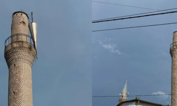 Strong winds tear down part of the minaret in the village of Ssweeder