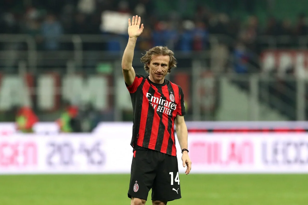 Luka Modric nuk pensionohet  rinovon me Milanin