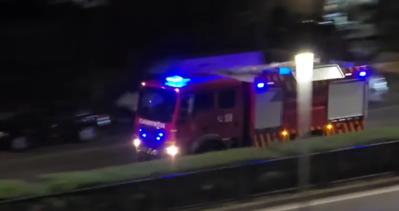 Stuhia godet Vlorën  pushuesit largohen me nxitim nga plazhi