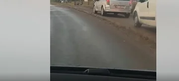 “Rruga e lirë, por shoferët zgjedhin trotuarin (VIDEO)