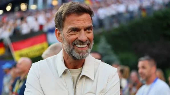 Jürgen Klopp est le nouvel entraîneur allemand, contrat d'ici 2030