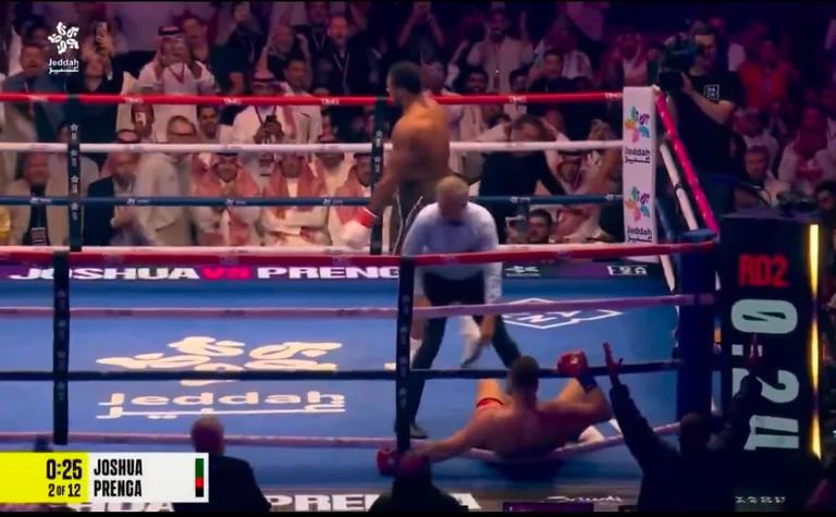 Anthony Joshua hat in der zweiten Runde Christian Prenga nominiert.