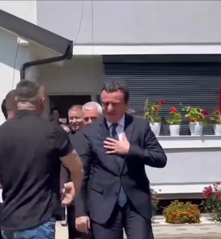 Kurt ha chiesto del fiore di Gallia: Nessuna risposta