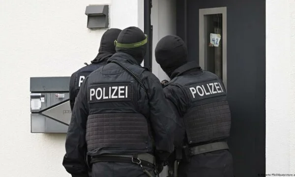 Berlin Police: Suspect of the attack on Tiergarten was killed after he stabbed the police.