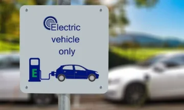 Uno Stato europeo imposta l'imposta su ogni miglio passato da auto elettriche