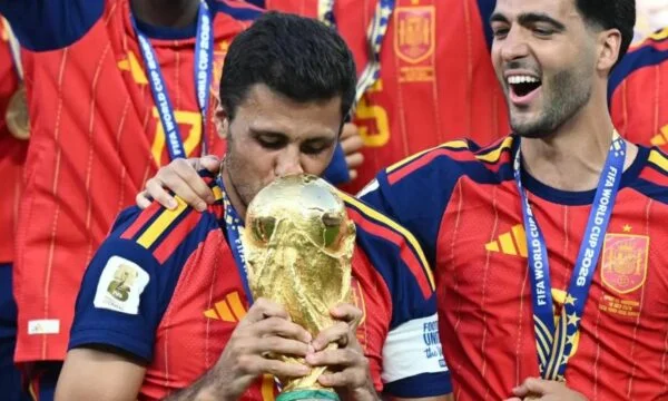 PSG schließt sich dem Rennen für Rodrin an, beginnt ersten Kontakt mit City Midfielder
