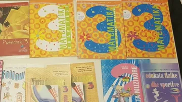 Subvencionimi i teksteve shkollore – çka duhet të dini për procedurën dhe afatet