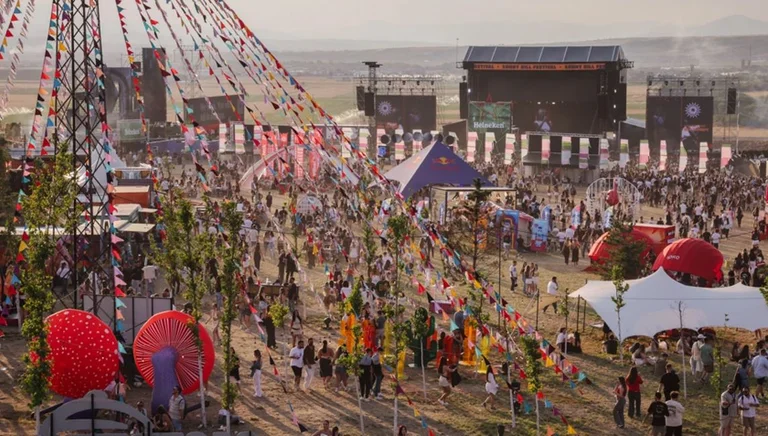 Sunny Hill listo para elegir Pristina, organizadores: Todo va según el plan.