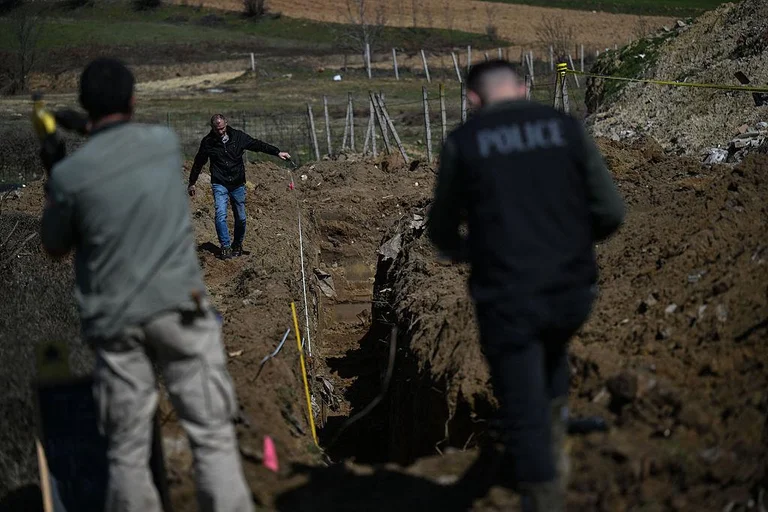 Excavations for mortar remains in Zubin Potok: Two people stopped for 48 hours