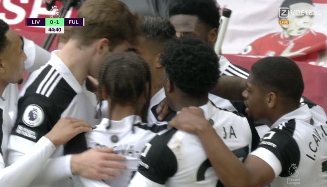 Liverpool po vazhdon të fundoset, gabim ‘brutal’ në mbrojtje – Fulham në epërsi