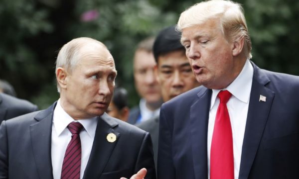 Përfundon pas 90 minutash telefonata Trump-Putin për Ukrainën