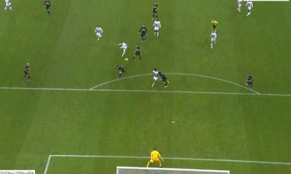 Mertens rikthen Napolin në lojë me një super-gol ndaj Inter