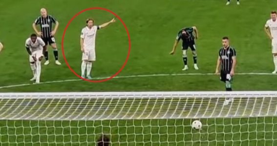 Modric e di ku gjuan kundërshtari, i tregon Courtois dhe shpëton Real Madridin nga goli