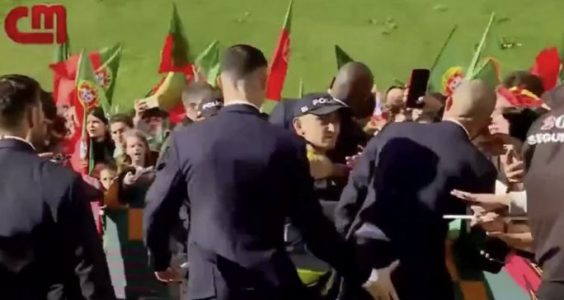 Video që kapi miliona shikime brenda pak orësh: Ronaldo kështu e ‘përshëndet’ Pepen