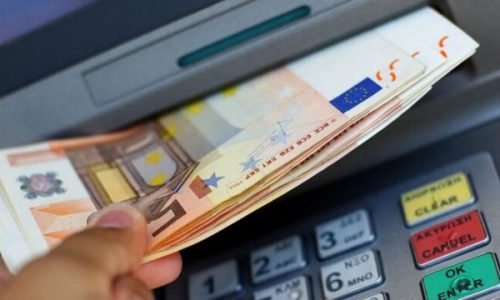 Kosovarët i morën mbi 137 milionë euro kredi gjatë janarit