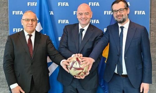 Ministri i Sportit dhe kreu i FFK-së takojnë të parin e FIFA-s