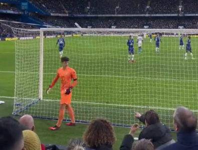 Del video: Kepa provokoi rëndë tifozët e Crystal Palace, dhe për pak sa nuk u godit me një shishe në kokë