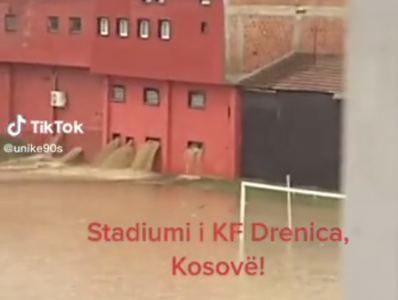 Stadiumi i KF Drenicës vërshohet nga uji pas reshjeve të fundit