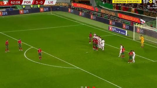 A jeni t’u e pa lojën? Ronaldo sapo shënojë gol të çmendur nga gjuajtja e lirë