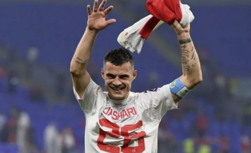 Xhaka festoi me fanellën Jashari në Botëror, i del në mbrojtje presidenti i Federatës zvicerane