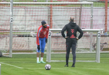 Choupo-Moting përfundon stërvitjen e plotë me Bayernin, pritet rikthimi ndaj Cityt