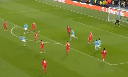 SPEKTAKOLAREEEEEE: Rodri ia çmonton portën Bayernit me një gol plotë magji